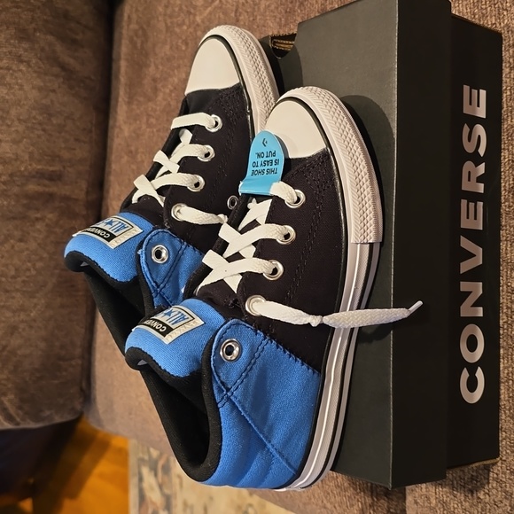 CONVERSE BRAND YOUTHS BLUE AND BLACK ATHLETIC SNEAKERS SIZE 1 YOUTH UNISEX - Picture 1 of 11